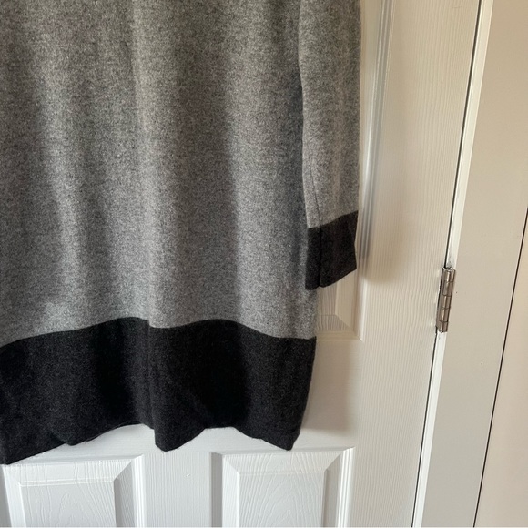 Boden Women's V-neck Cashmere Tunic Sweater Dress,  Two-toned Gray, Size 12 - Picture 3 of 5